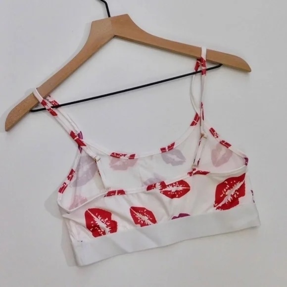 NEW!! HOT LIPS Lipstick Kiss Cropped Loungewear Two Piece Set Top Shorts Small - Picture 7 of 10